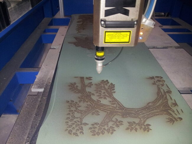 Grabado láser en arte funerario | Mármoles Simón