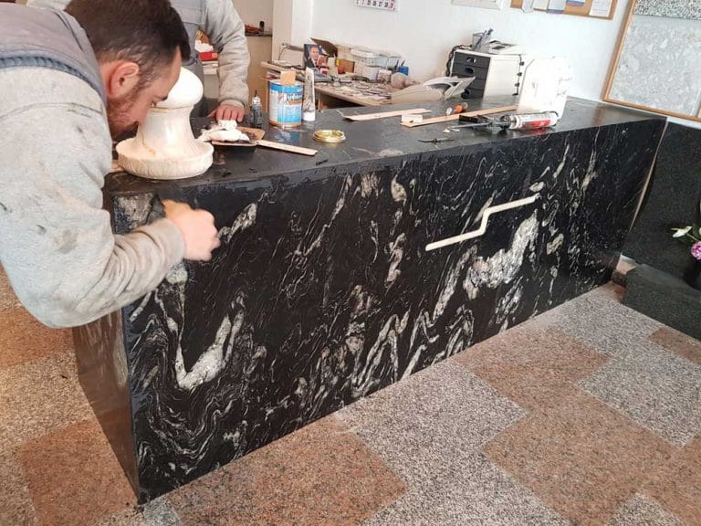 Decorar usando granito color negro